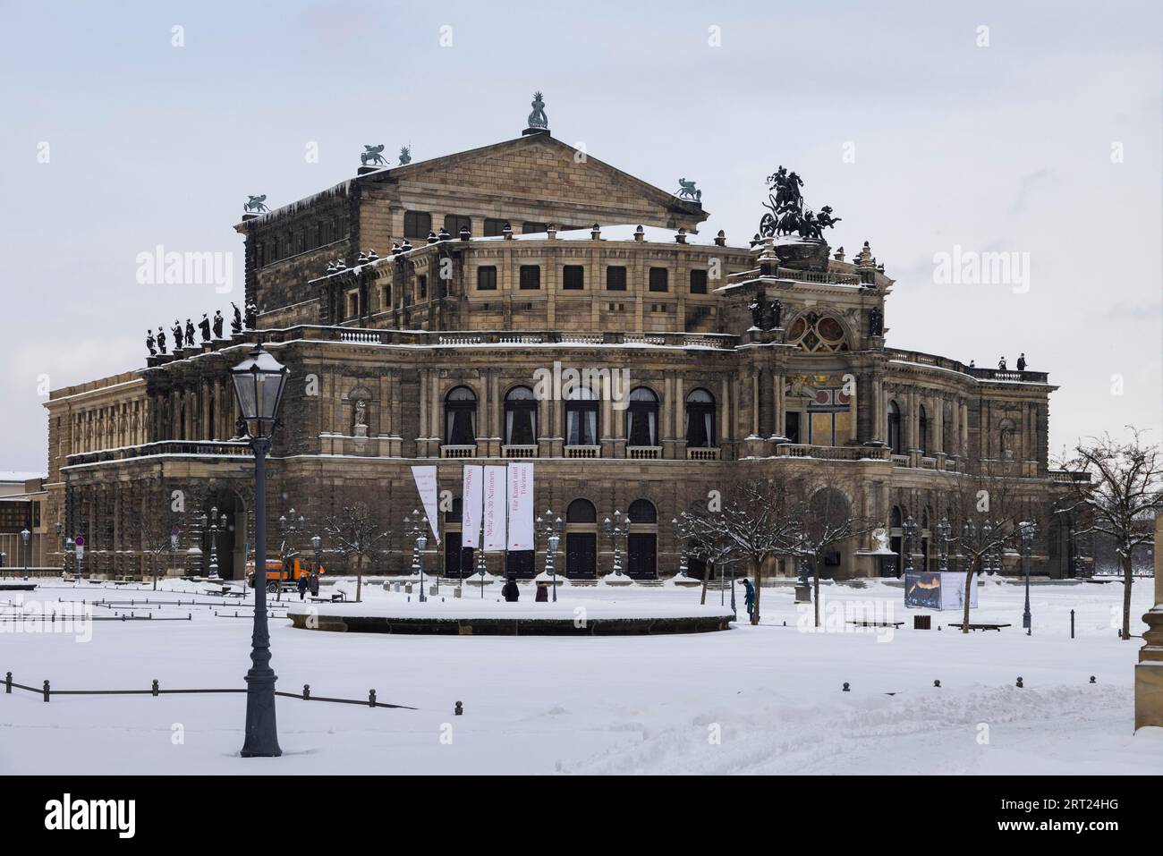 Verschneite Altstadt von Dresden. Semperoper Stockfoto