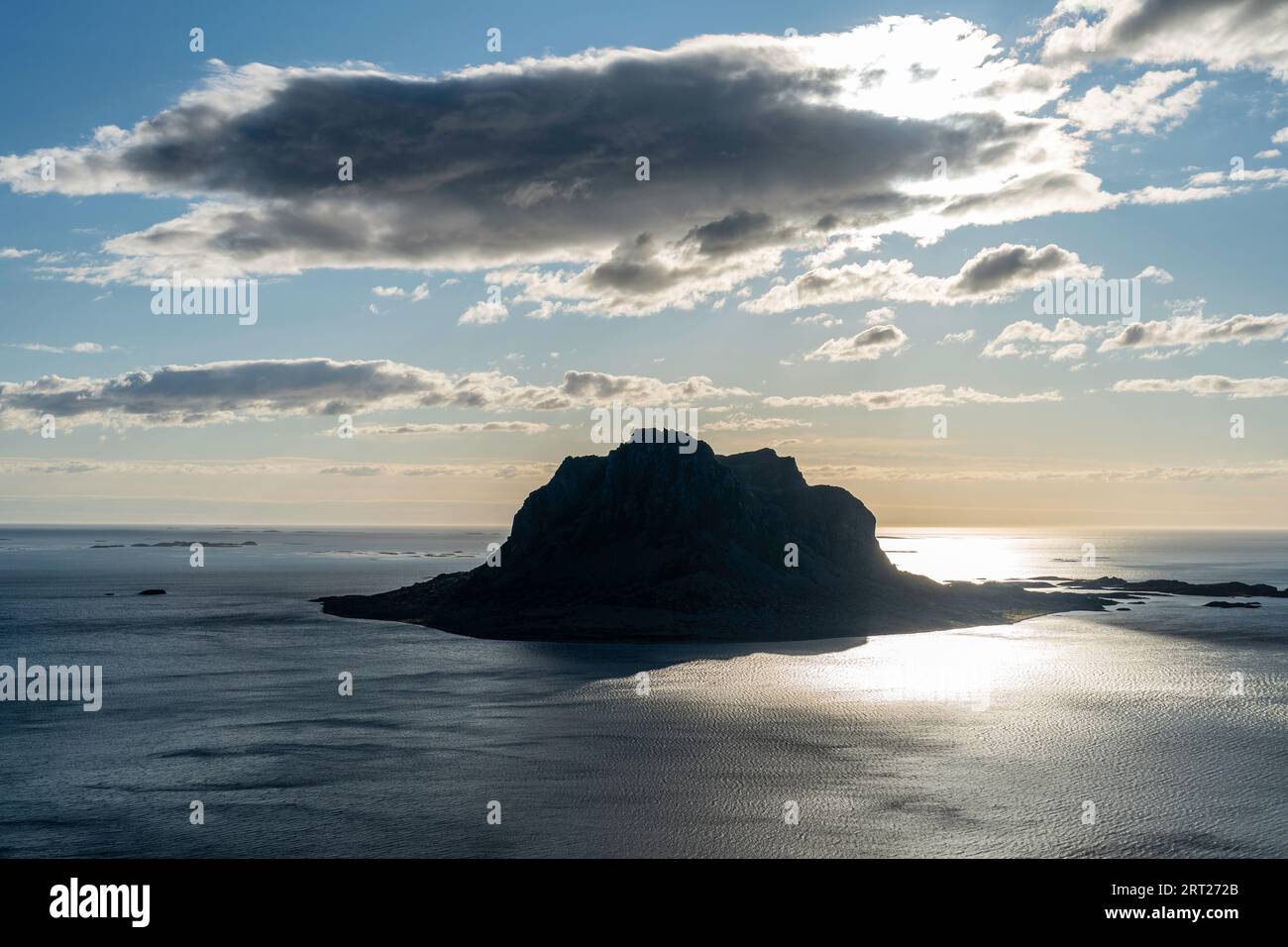 Die norwegische Insel Søla wird von Vegatrappa gesehen Stockfoto