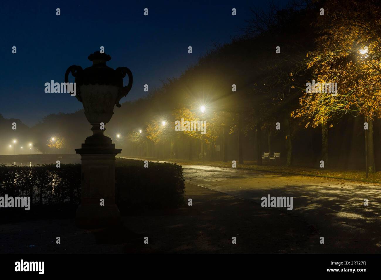 Abendliche Atmosphäre im Großen Garten Stockfoto