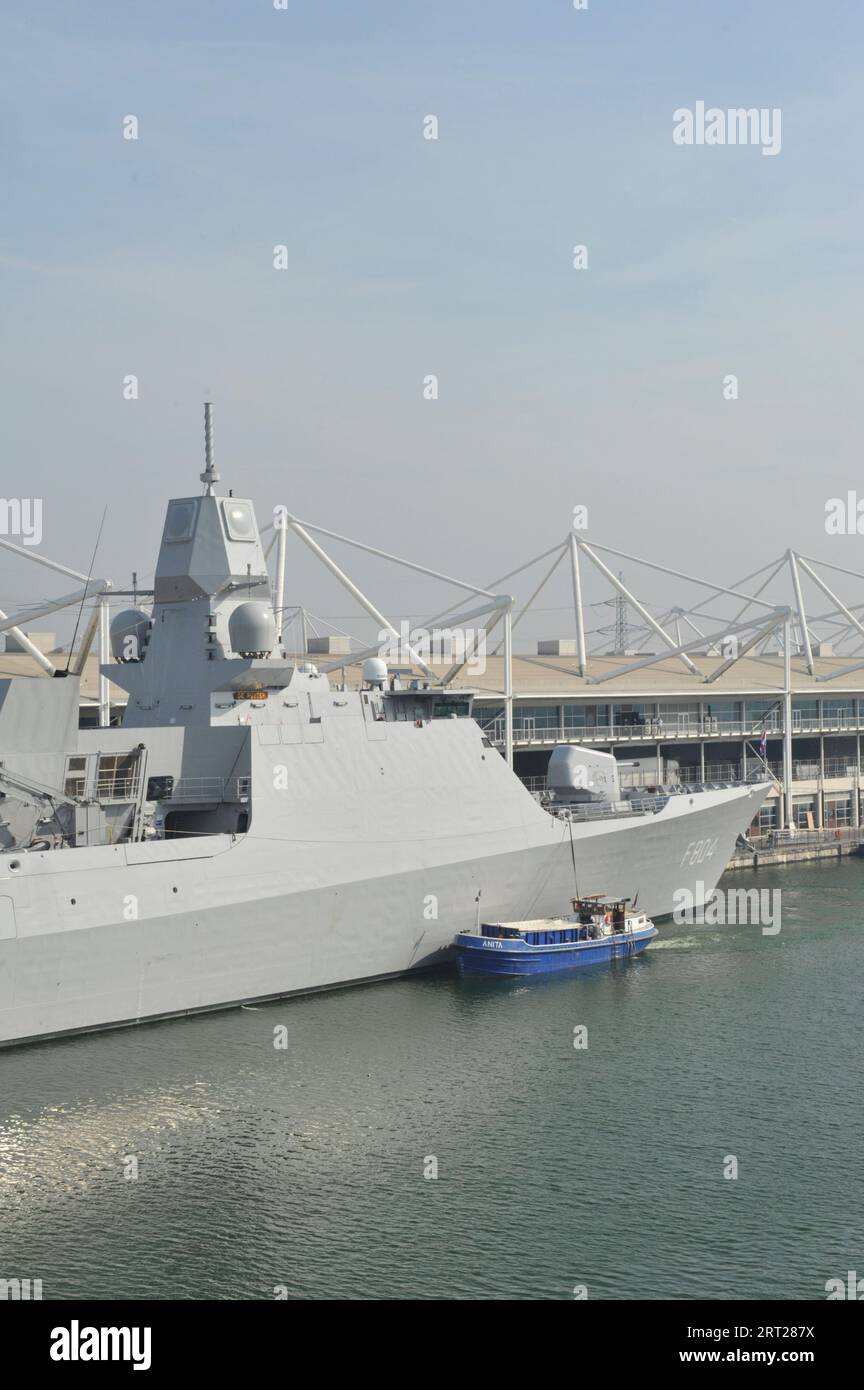 London uk 10 september 2023 hnlms de ruyter eine fregatte der de