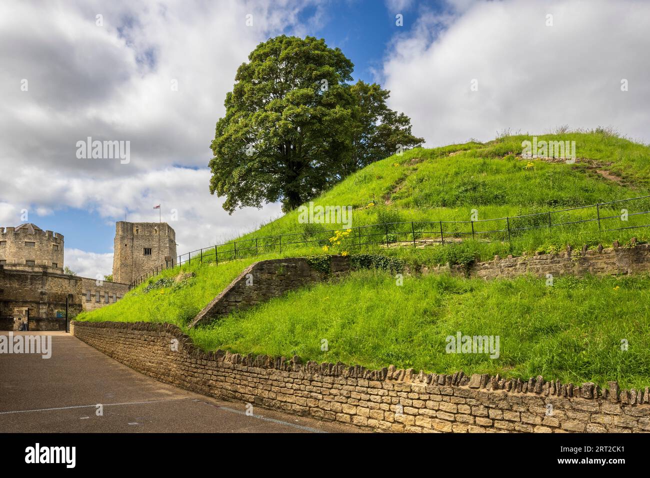 Castle Mound bei Oxford Castle entlang des Grabens, Oxford, England Stockfoto