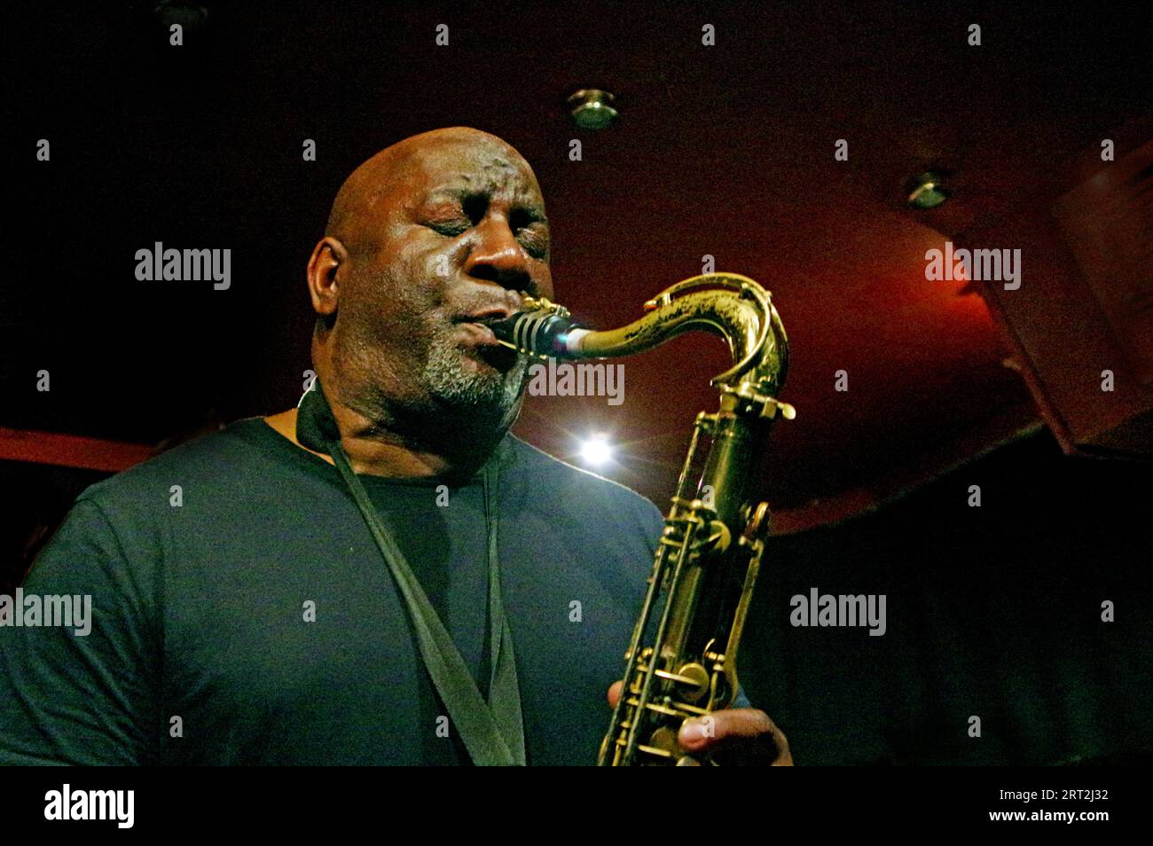 David Angol, David Angol Quartet, Urdict Jazz Club, Brighton, East Sussex, Februar 2023. Stockfoto