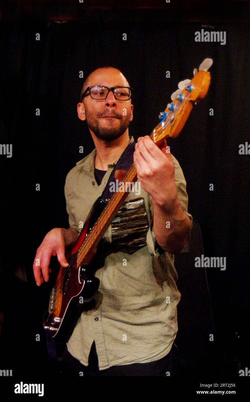 Michael Searl, Aaron Liddard Quintet, Urdict Jazz Club, Brighton, East Sussex, 25. März 2023. Stockfoto