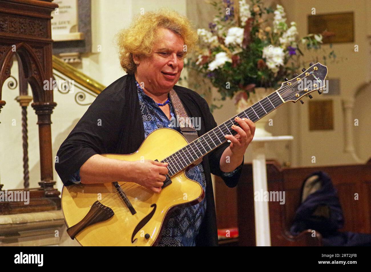 Howard Alden, Geoff Simkins - Howard Alden Trio, St Andrews Church, Hove, East Sussex, 21. Oktober 2022. Stockfoto