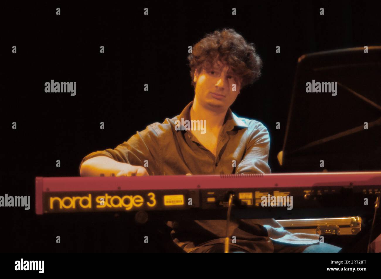 Cenk Esen, Romarna Campbell Trio, New Generation Jazz Festival Roadshow, Ropetackle Arts Centre, Shoreham by Sea, West Sussex, 1. Februar 2023. Stockfoto