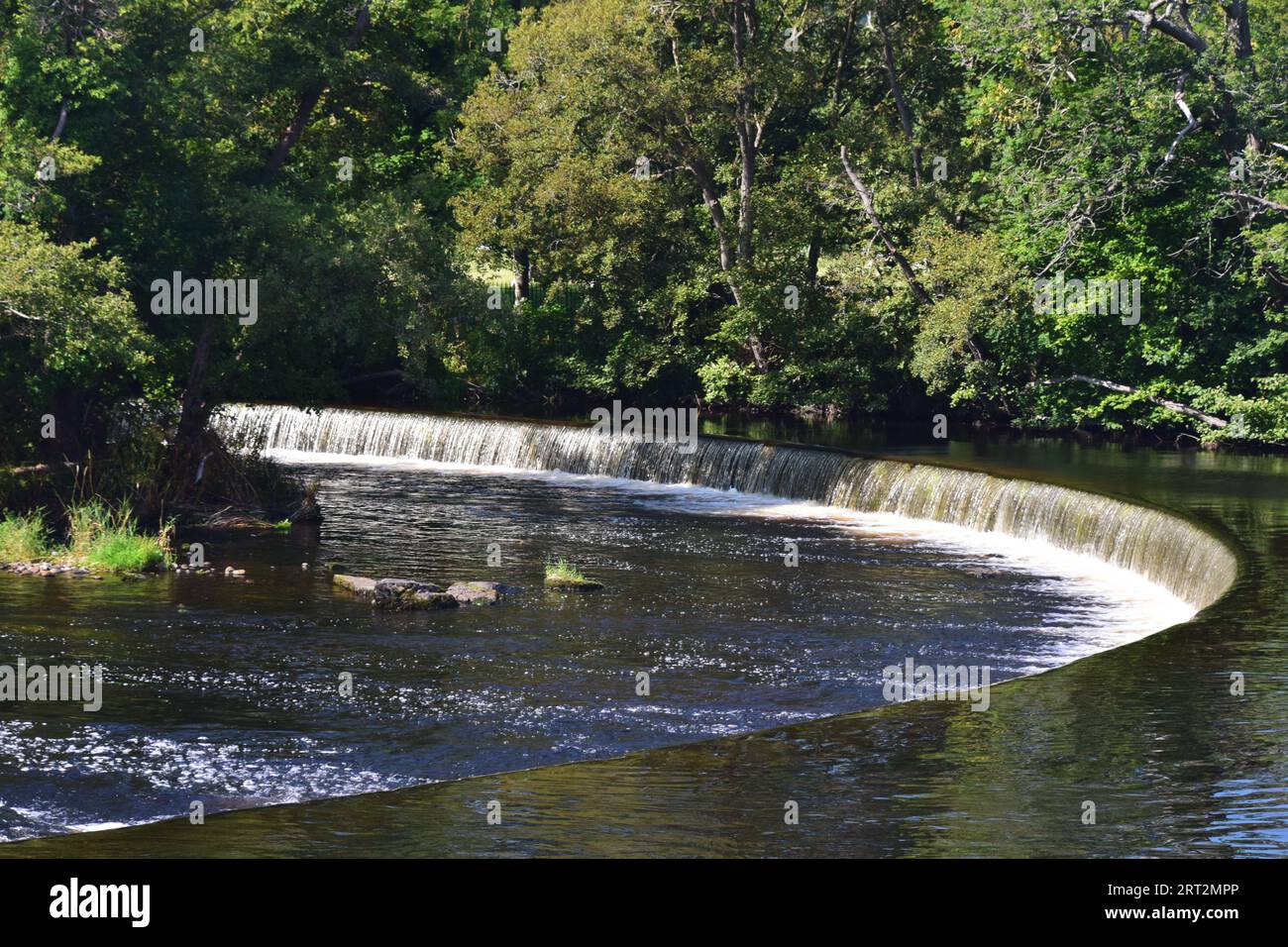 Thomas Telfords Hufeisen fällt auf den Fluss Dee und den Llangollen-Kanal. Stockfoto