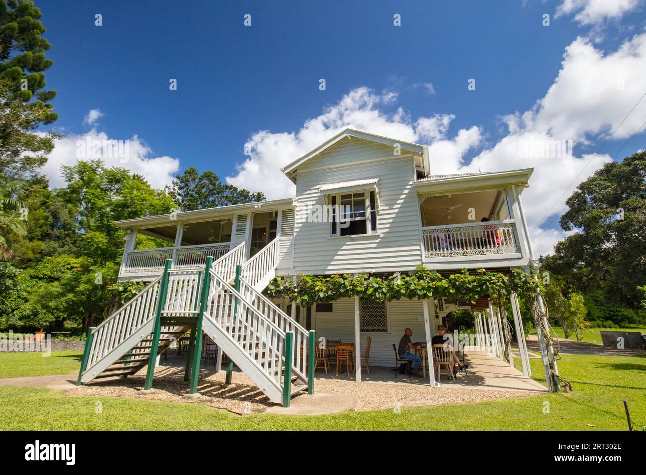 UKi, 11. April: Ein klassisches Beispiel für die Architektur von Nord-Queensland, das heute ein Landrestaurant und eine Unterkunft in UKi ist, in der Nähe von Mt Warning in New Stockfoto