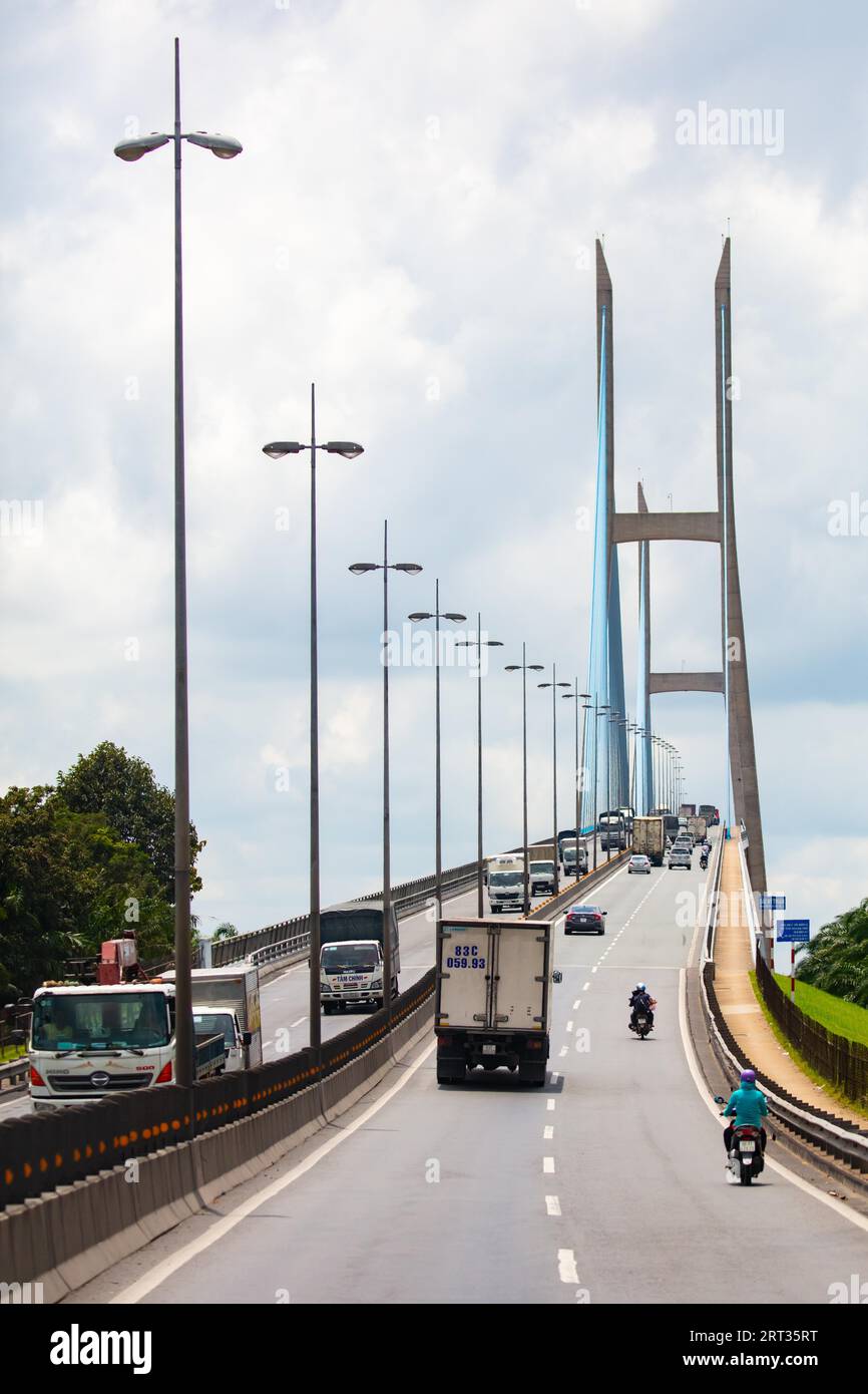 CAI BE, VIETNAM, 28. SEPTEMBER 2018: Meine Thuan-Brücke überquert den Mekong und ist ein Zeichen der Freundschaft zwischen Vietnam und Australien in Cai Be Stockfoto