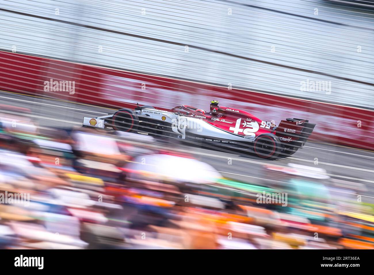 MELBOURNE, AUSTRALIEN, 16. MÄRZ: F1-Autos treffen während des 3. Trainings am 3. Tag des Formel-1-Grand-Prix von Australien 2019 auf die Rennstrecke Stockfoto