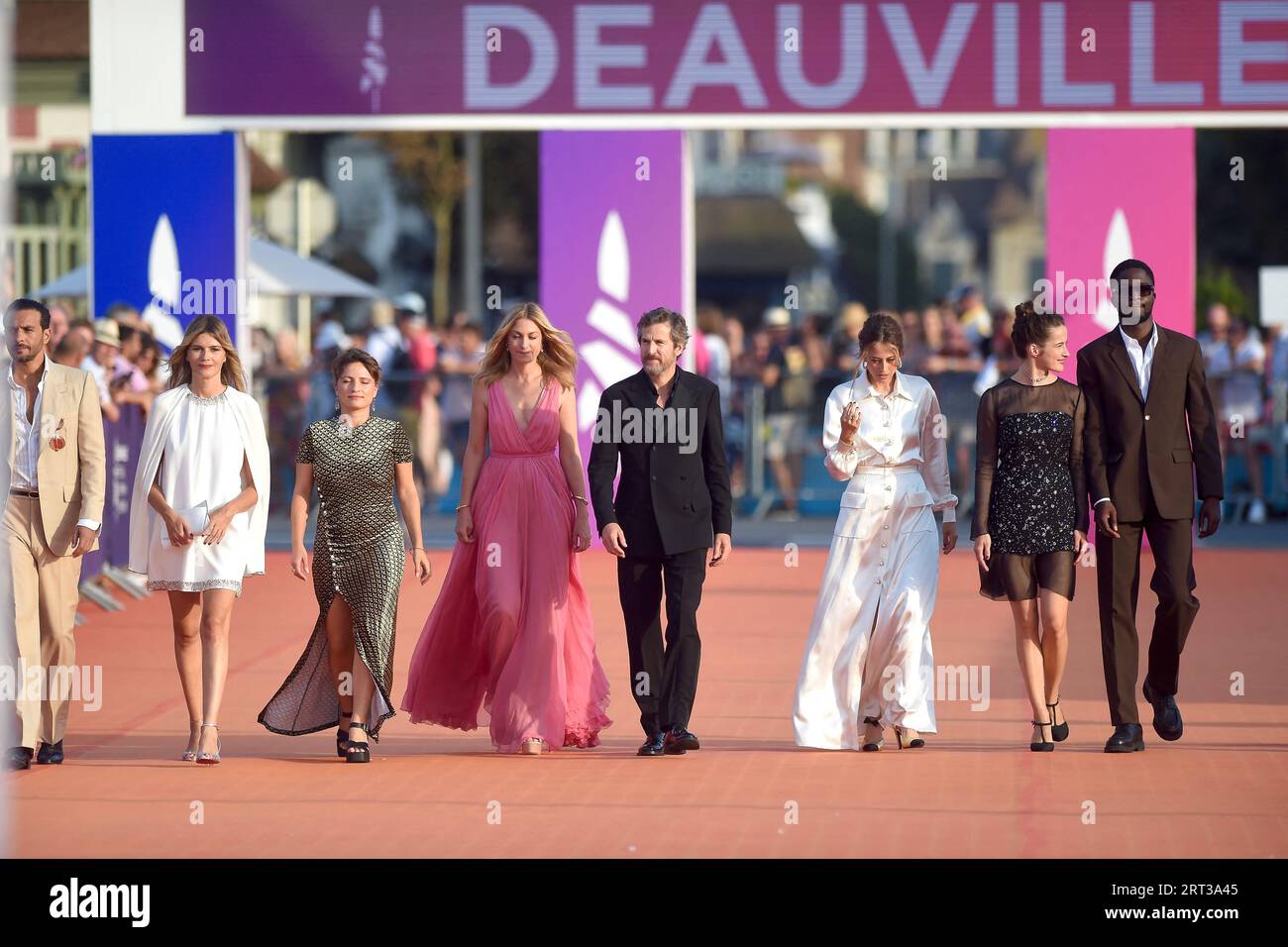 , Alexandre Aja, Anne Berest, Rebecca Marder, Guillaume Canet, Shane Atkinson, Babak Jalali, Stephane Bak, Marina Hands, Laure de Clermont-Tonnerre, Maxim Nucci und Léa Mysius nehmen an der Abschlusszeremonie des 49. Deauville American Film Festivals am 9. September 2023 in Deauville, Frankreich, Teil. Foto: Franck Castel/ABACAPRESS.COM Stockfoto