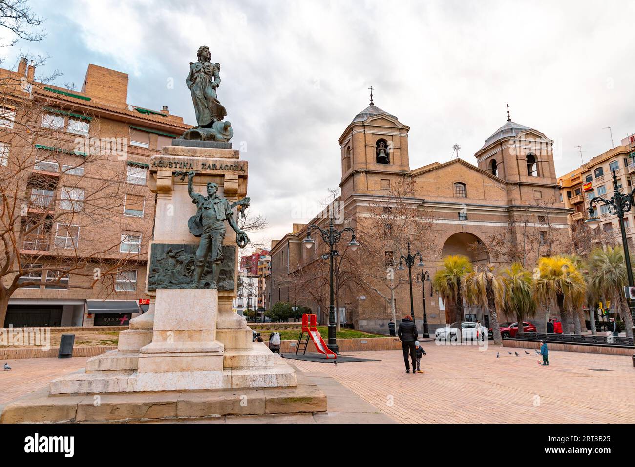 Saragossa, Spanien - 14. Februar 2022: Denkmal der Augustina Raimunda Maria Saragossa i Domenech, eine öffentliche Heldin der Stadt während des Halbinsel-Krieges. Stockfoto