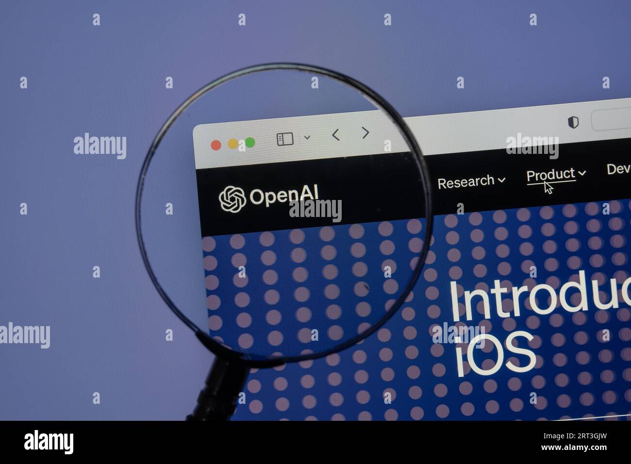 Titel: Ostersund, Schweden - 30. Mai 2023: OpenAI-Website auf einem Computerbildschirm. OpenAI ist ein amerikanisches Forschungslabor für künstliche Intelligenz (KI). Stockfoto