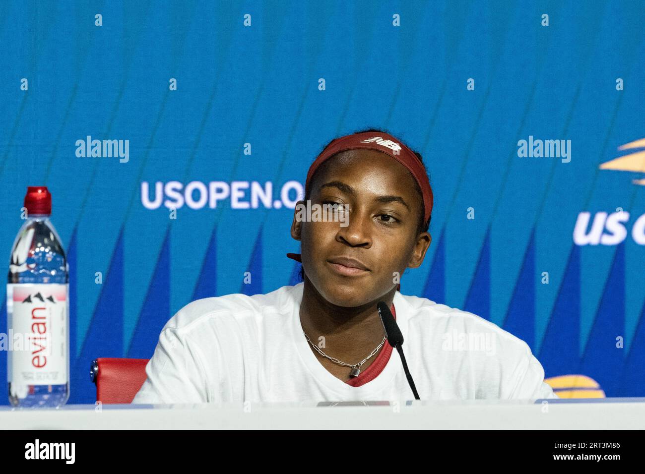 Coco Gauff, Gewinner der US Open-Meisterschaft, spricht vor der Presse im Billie Jean King Tennis Center in New York Stockfoto