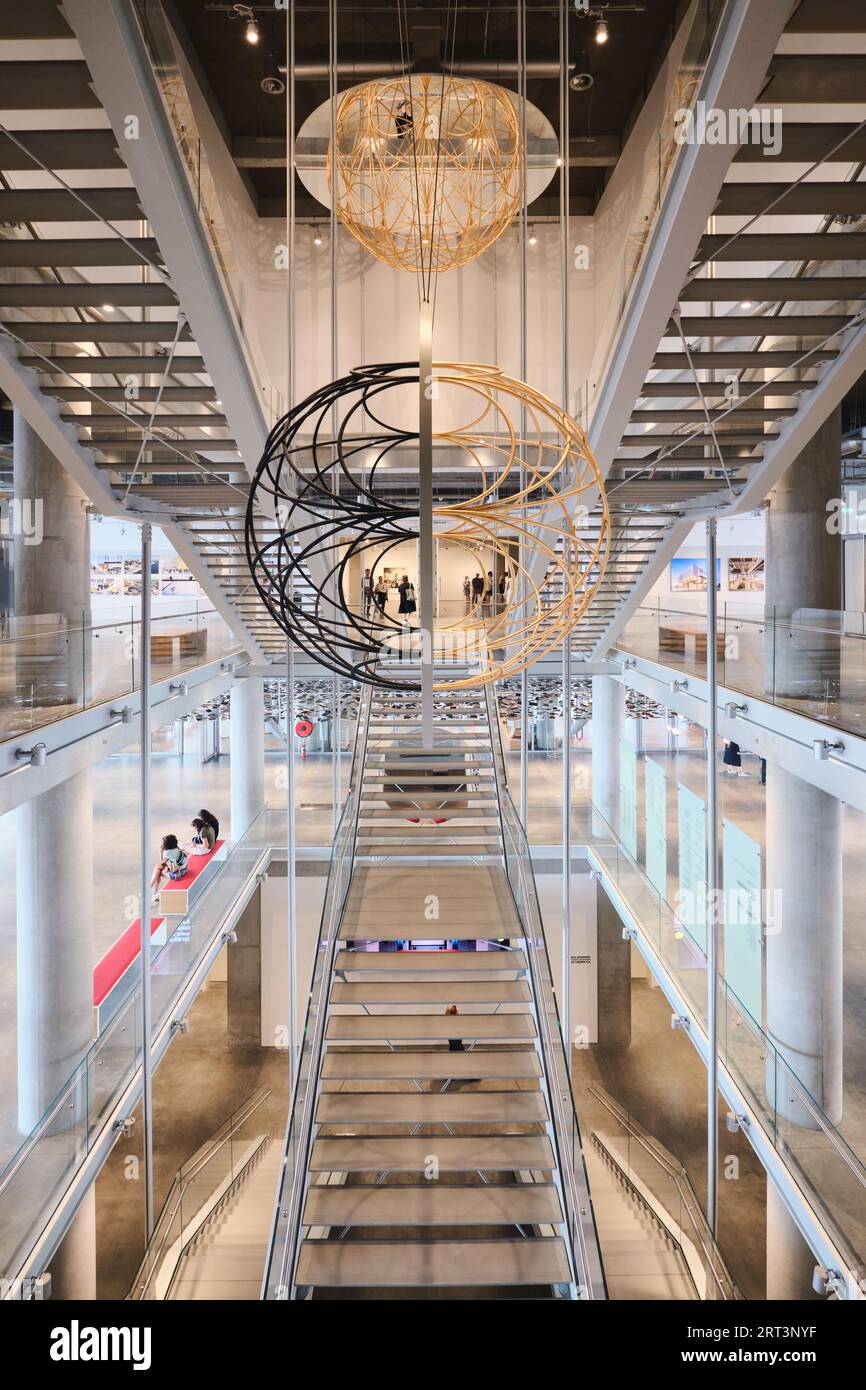 Istanbul, Türkei - 10. September 2023: Innenansicht und Treppen des neuen Istanbul Modern Art Museums, entworfen von Renzo Piano Building Workshop Stockfoto