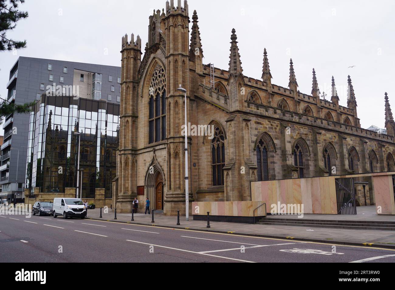 Glasgow, Schottland (UK): Blick auf die Metropolitan Cathedral of St Andrew in der Clyde Street Stockfoto