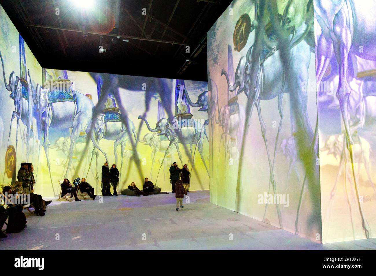 Kunstprojektionen im Dalí Cybernetics London: The Immersive Experience, London, England Stockfoto