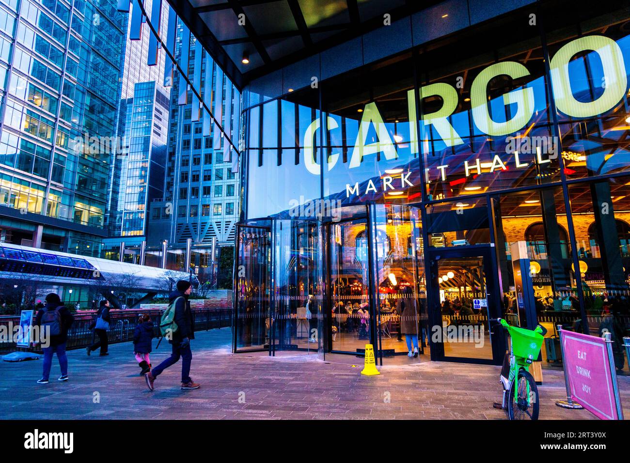 Außenansicht von Cargo Markethall in Canary Wharf, London, Großbritannien Stockfoto