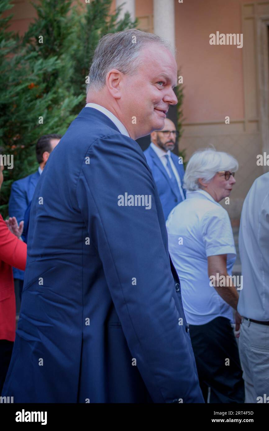 Florenz, Italien. September 2023. EIKE DIETER SCHMIDT, Direktorin der Uffizien in Florenz, in den Gärten der Synagoge von Florenz anlässlich der Eröffnung des Europäischen Tages der jüdischen Kultur.der Europäische Tag der jüdischen Kultur ist die jährliche Veranstaltung, die in der Europäischen Union gefeiert wird, um das kulturelle Erbe der jüdischen Bevölkerung zu entdecken. In Italien wird die Veranstaltung von der Union der Italienischen Jüdischen Gemeinschaften (UCEI) koordiniert. Die italienische Ausgabe 2023 widmet sich der Schönheit im weitesten und tiefsten Sinne und sieht die Stadt Florenz als die führende Stadt. (Bild: © März Stockfoto