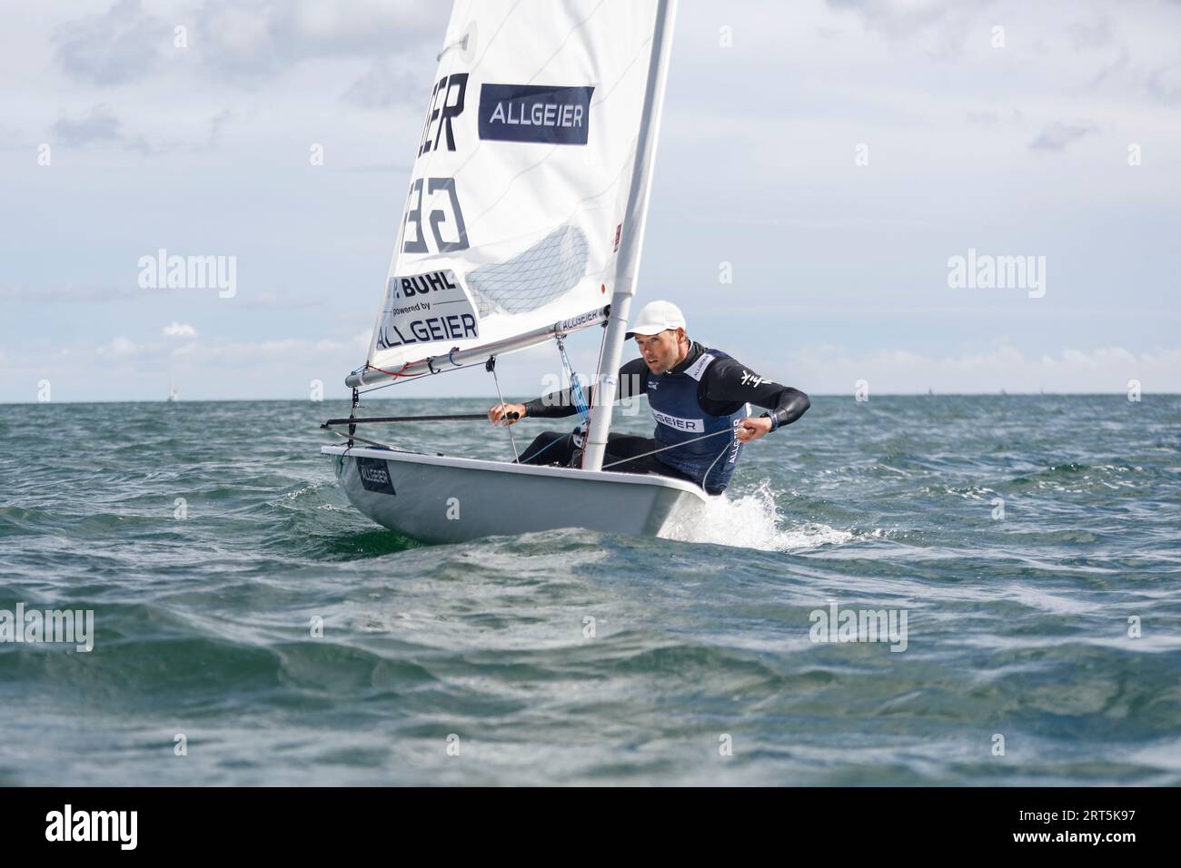 Schilksee, Deutschland. August 2023 31. Schilksee: Segeln, Olympischer Stützpunkt Schilksee am 31. August 2023, (Foto: Jürgen Tap/hoch zwei) Philipp Buhl (D) segelt für das deutsche Segelteam im Laser Credit: dpa/Alamy Live News Stockfoto