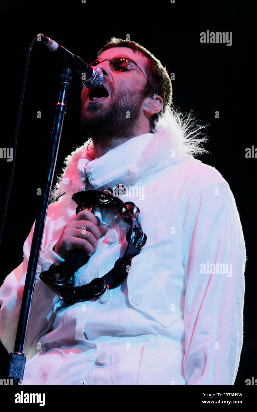 Oasis tritt 2004 beim Glastonbury Festival auf Stockfoto