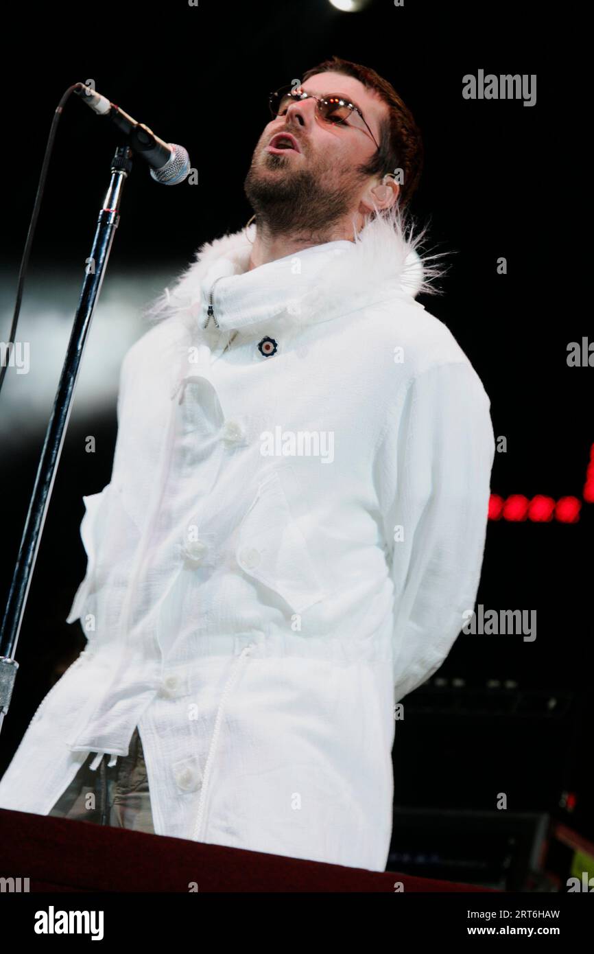 Oasis tritt 2004 beim Glastonbury Festival auf Stockfoto