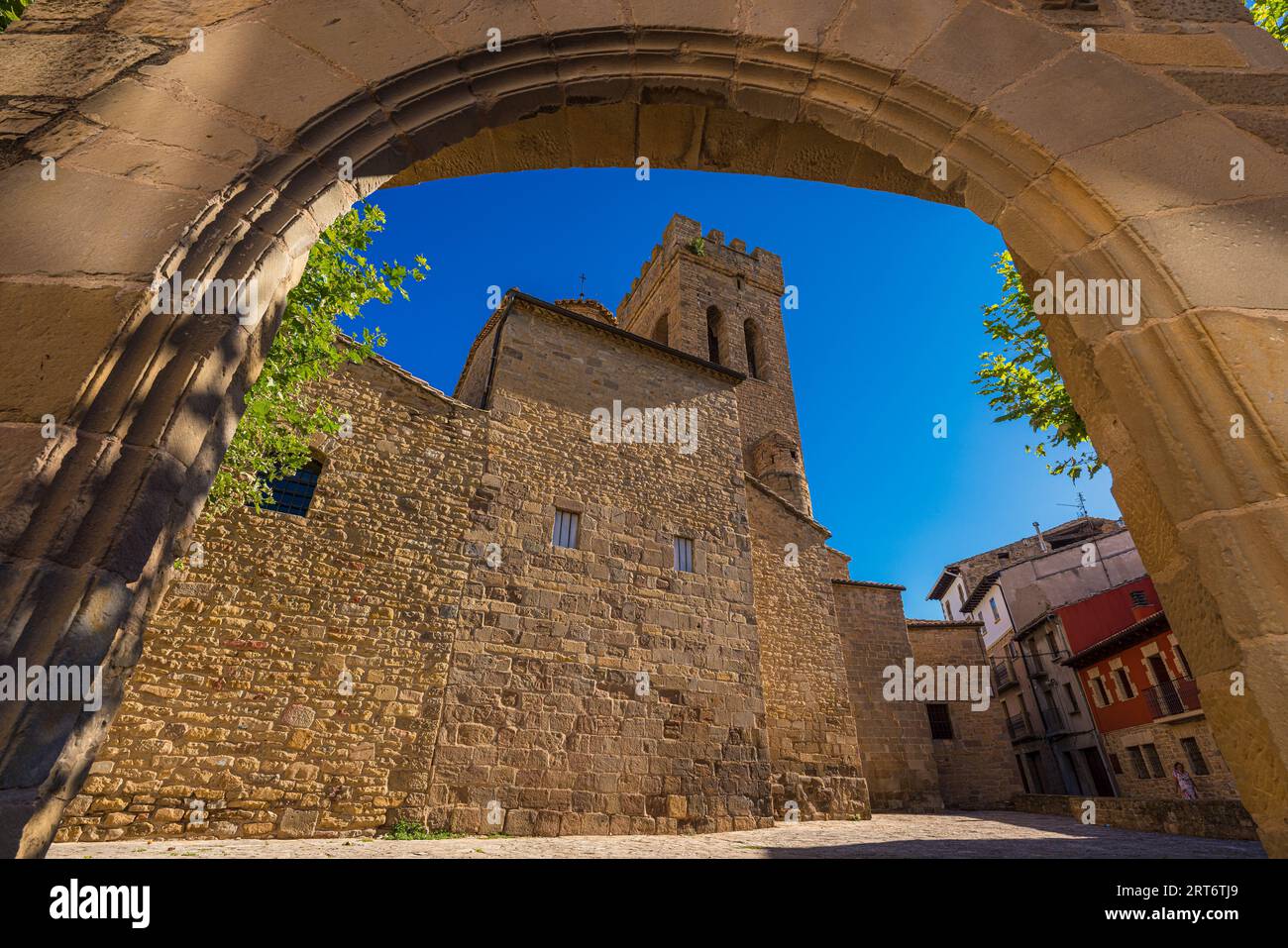 Außenansicht der Kirche Santiago EL Mayor in Sangüesa Zangoza, Navarra, Spanien Stockfoto