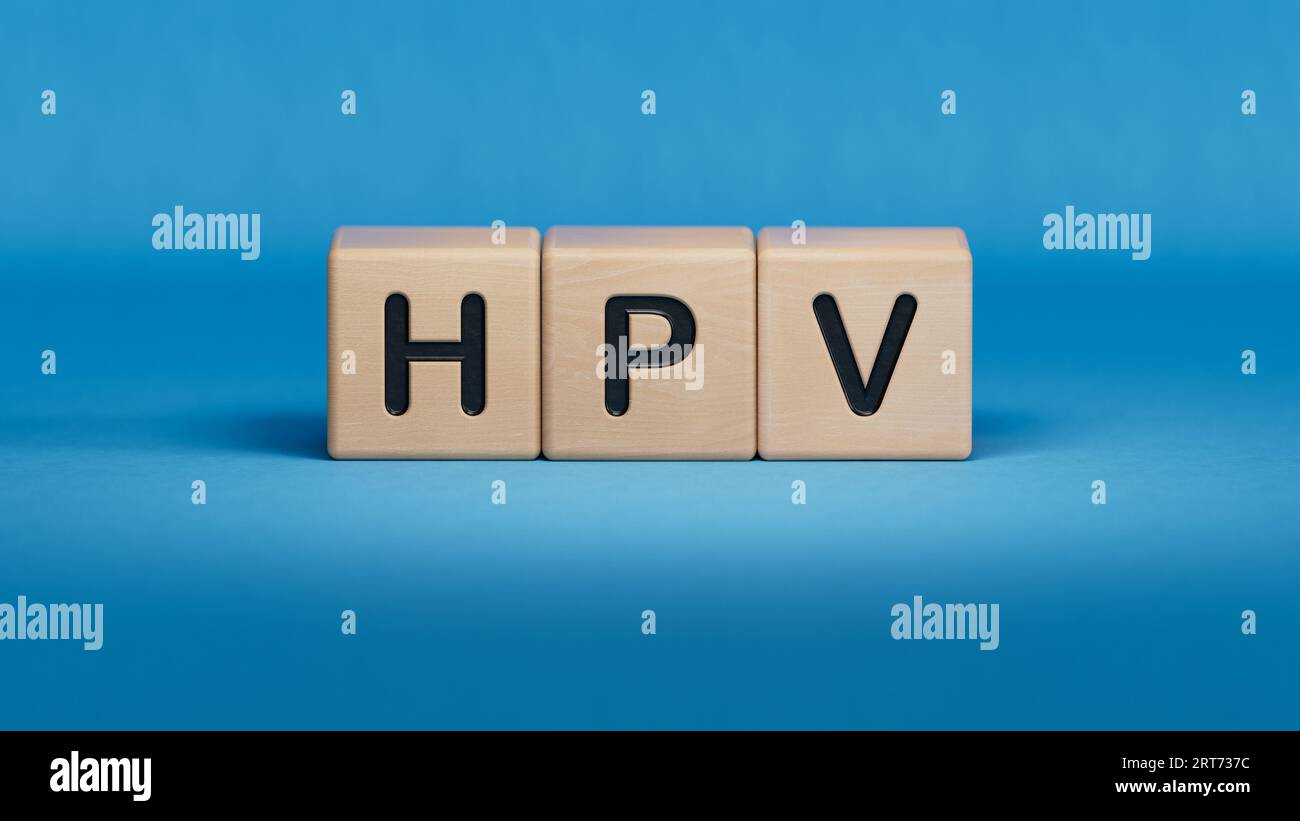 HPV. Würfel bilden das Wort HPV. Das Konzept des HPV Human Papillomavirus in der Medizin. 3D-Rendering auf blauem Hintergrund. Stockfoto