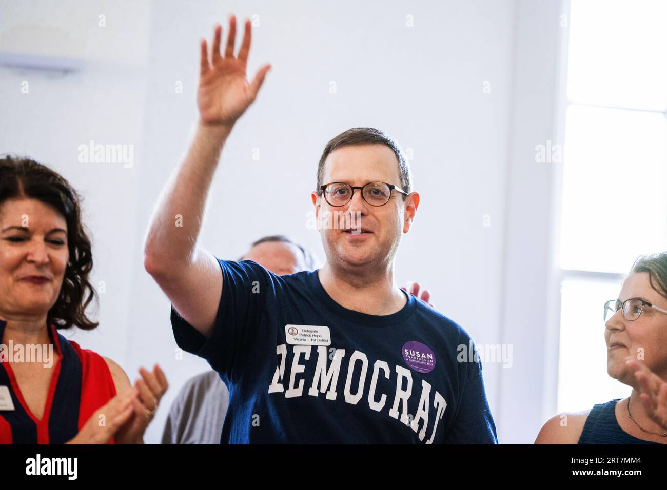 USA - 4. SEPTEMBER: Patrick Hope, Mitglied des Repräsentantenhauses von Virginia, nimmt am 4. September 2023 am Labor Day am Lyon Park Community Center in Arlington, Va., Teil. Auch der Vertreter Don Beyer, D-Va., nahm Teil. (Tom Williams/CQ Roll Call/SIPA USA) Stockfoto