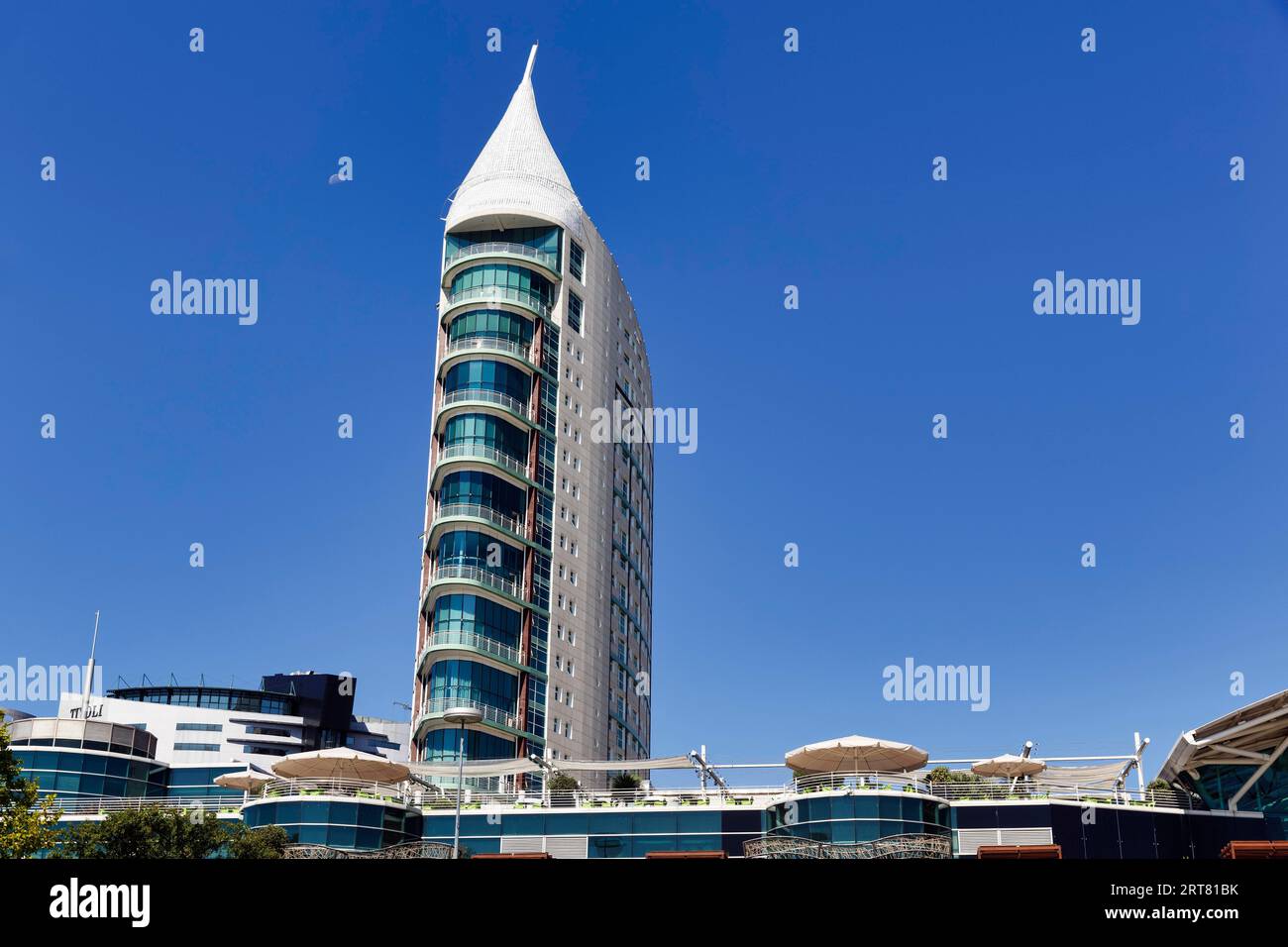 Centro Vasco da Gama mit Wohnturm, Hochhaus, moderne Architektur, Parque das Nacoes, Parque das Nacoes, Park of the Nations, ehemalige Expo Stockfoto