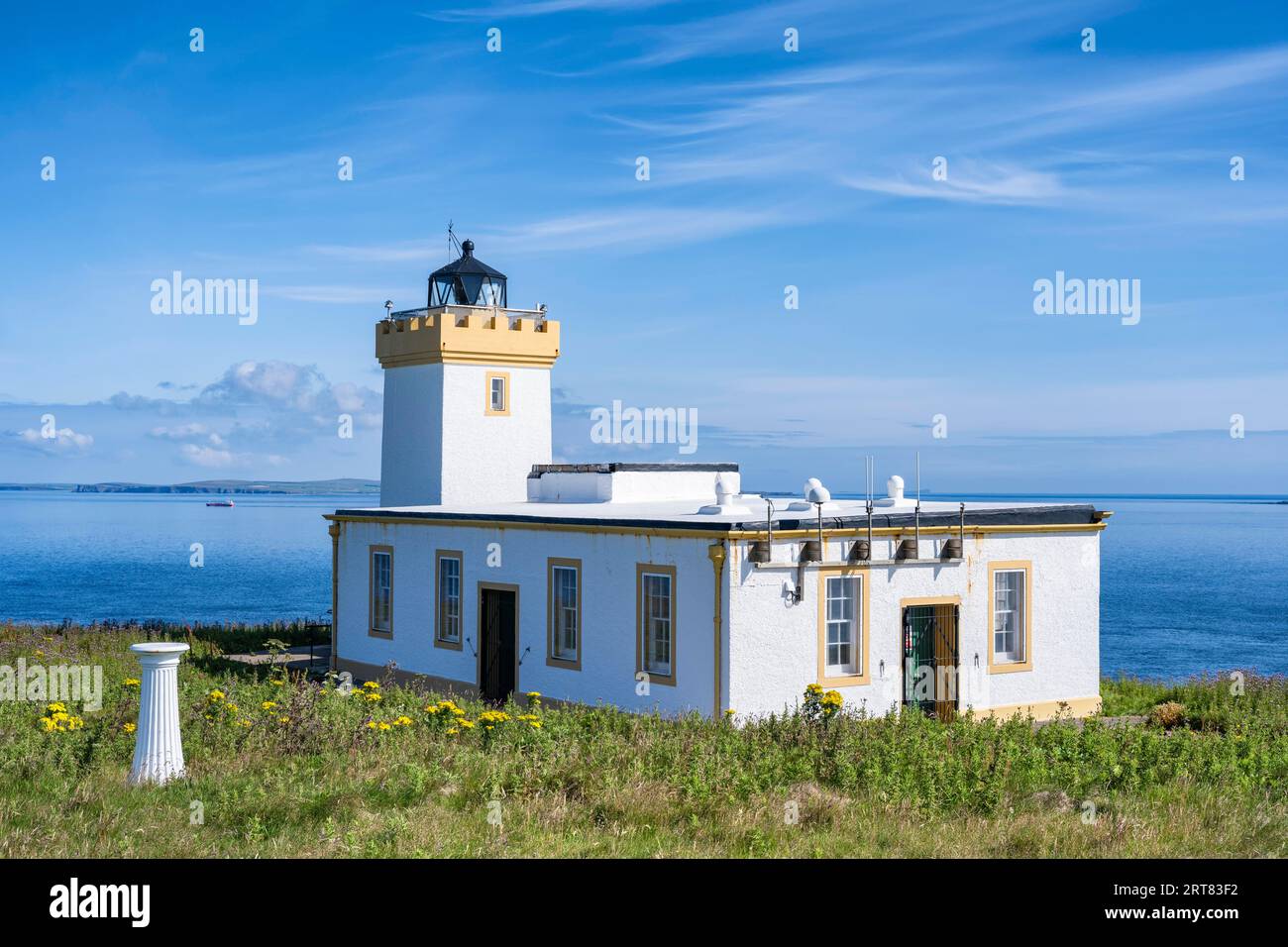 Duncansby Head Lighthouse an der Nordostspitze Schottlands, County Caithness, Schottland, Vereinigtes Königreich Stockfoto