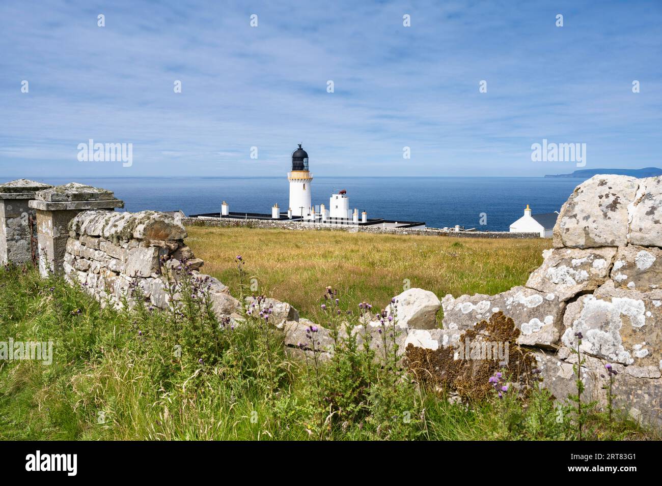 Dunnet Head Lighthouse am nördlichsten Punkt der British Main Island, County Caithness, Schottland, Vereinigtes Königreich Stockfoto
