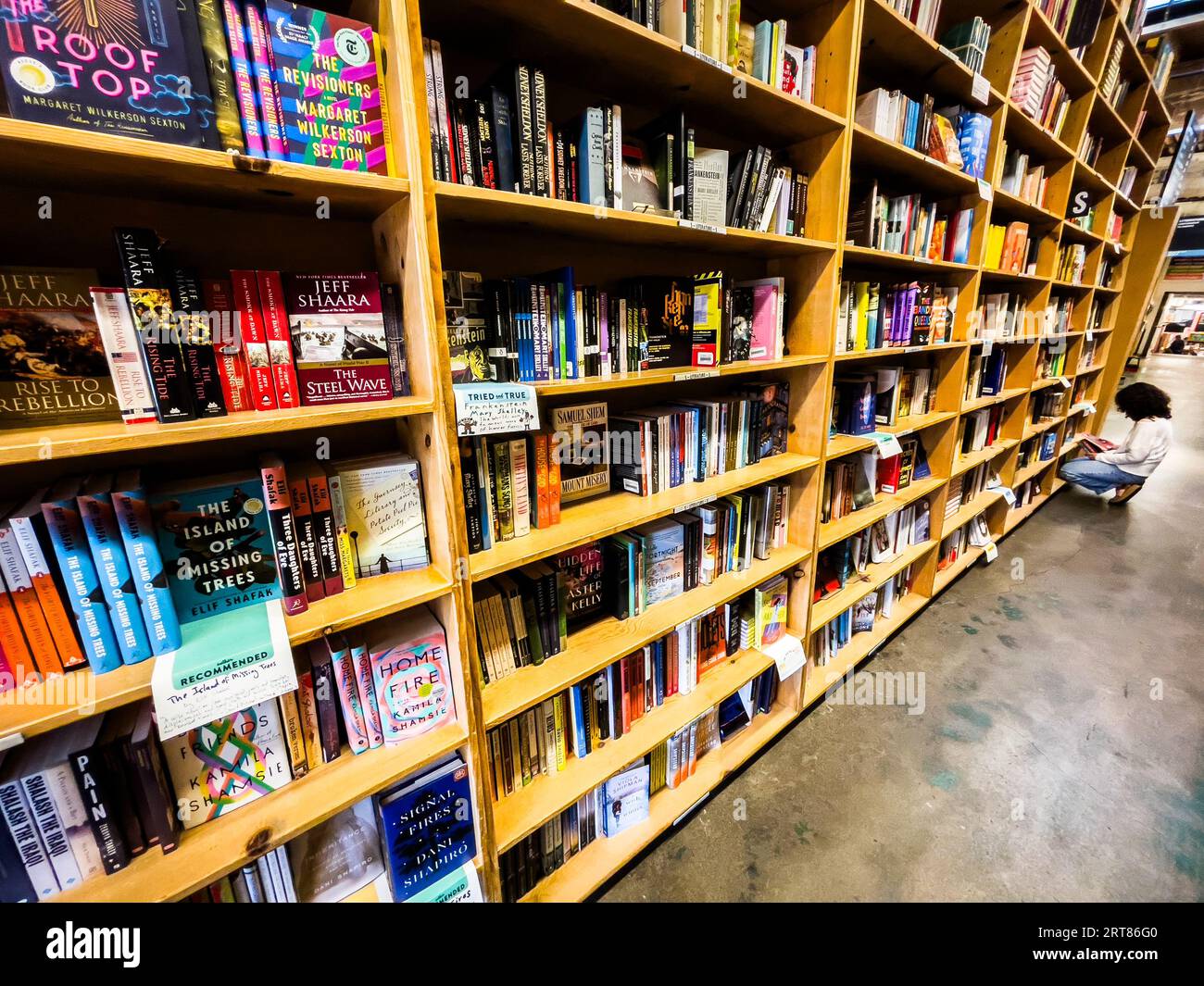 Powell's Books' City of Books im 1005 W Burnside St. Portland, OR, nennt sich der größte unabhängige Buchladen der Welt. Stockfoto