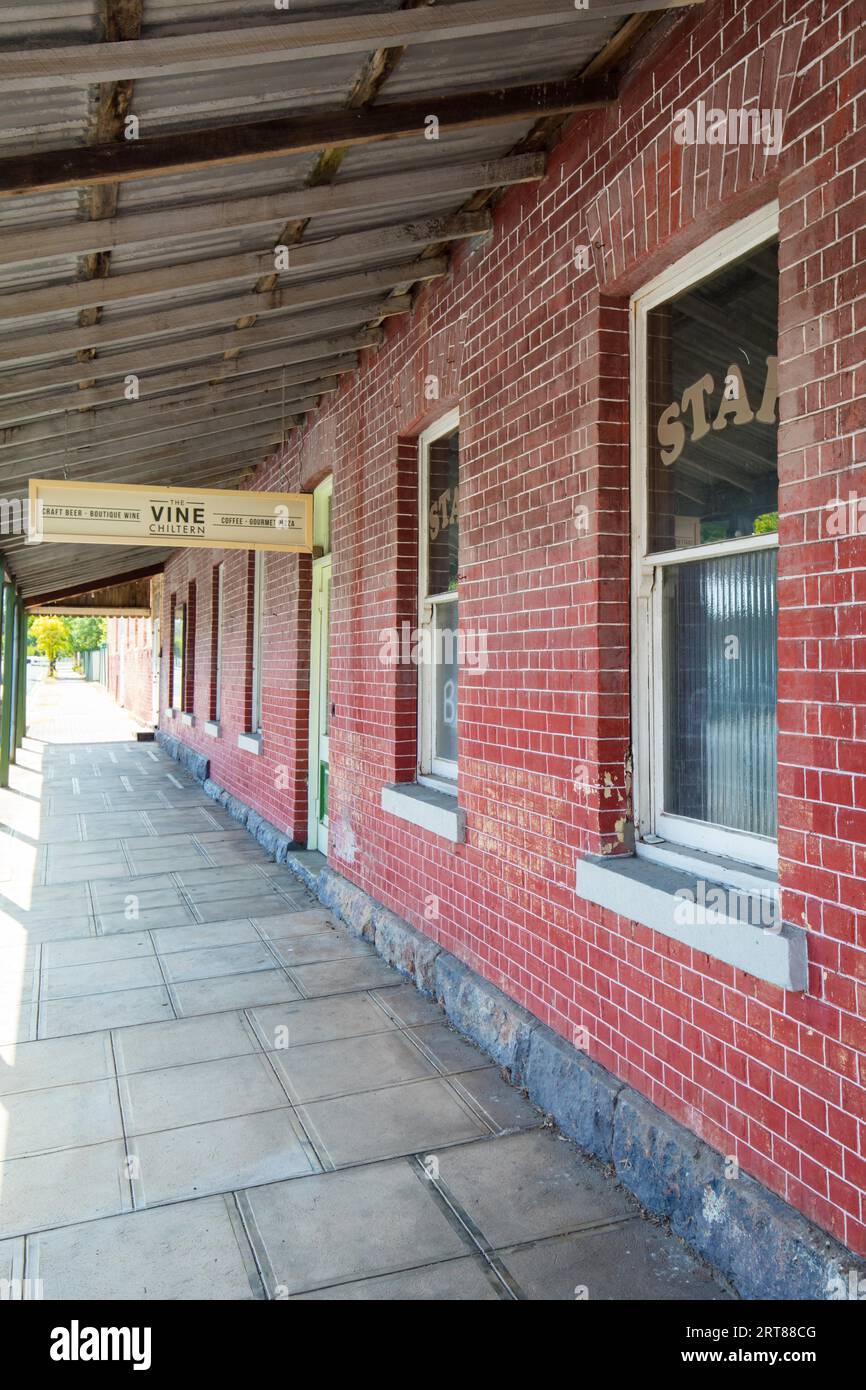 CHILTERN, AUSTRALIEN, 3. April 2017: Die malerische Goldgräberstadt Chiltern im Victorian High Country in Australien Stockfoto