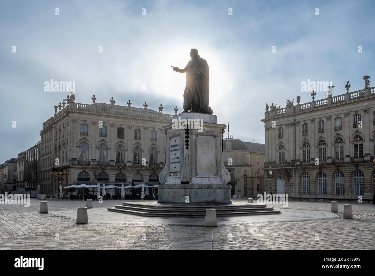 Nancy, Frankreich - 09 02 2023: Blick auf den Stanislas-Platz bei Sonnenaufgang, UNESCO-Weltkulturerbe Stockfoto