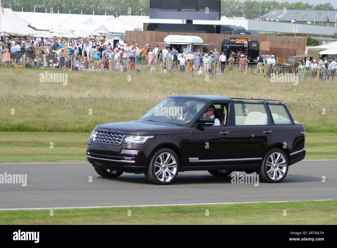 2015 Range Rover State Review Fahrzeug – offizielles Fahrzeug der HM Queen Elizabeth II Stockfoto