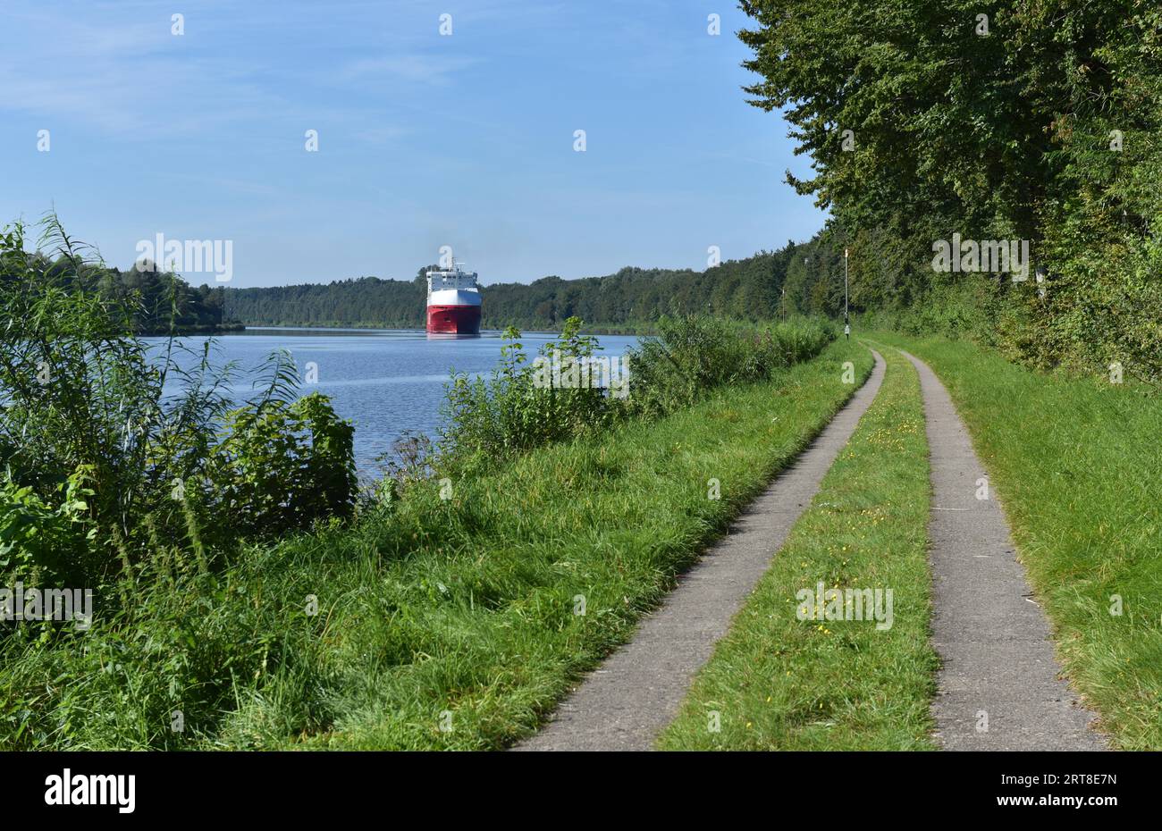 Autotransporter, Frachtschiff im Kieler Kanal, Schleswig-Holstein, Deutschland Stockfoto