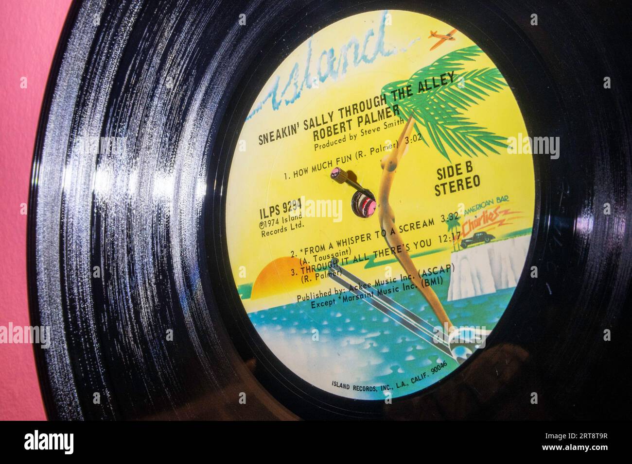 Close-up eines Plattenlabels, Sneakin' Sally Through the Alley, Robert Palmers Hit Song 1970s, USA Stockfoto Close-up eines Plattenlabels, Sneakin' Sally Through the Alley, Robert Palmers Hit Song 1970s, USA Stockfoto
