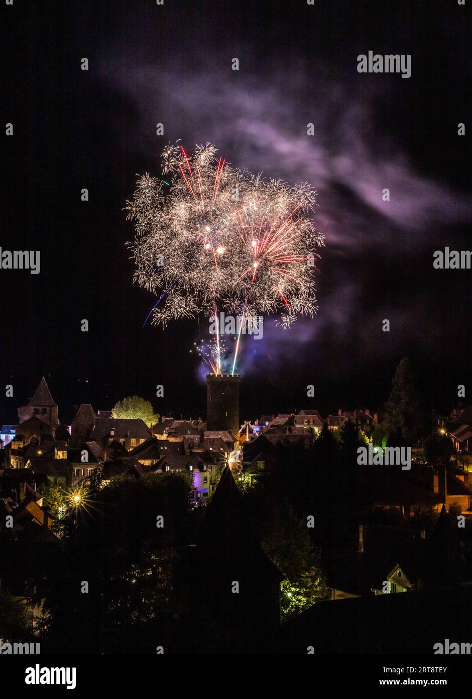 Fête annuelle - Feu d'artifice tiré depuis la Tour César Stockfoto