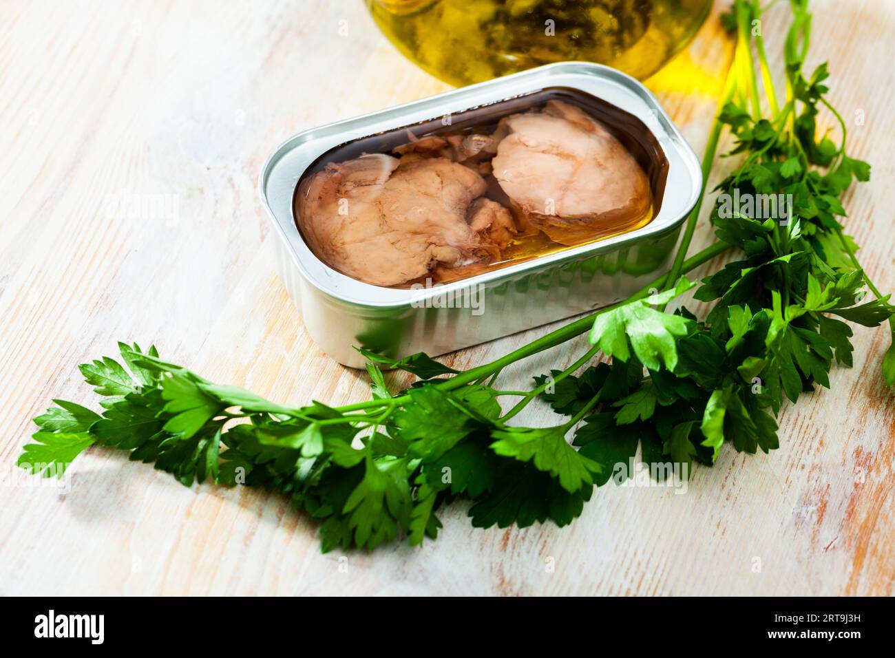 Meeresfrüchte aus der Dose - geräucherte Leber von Kabeljau Stockfoto