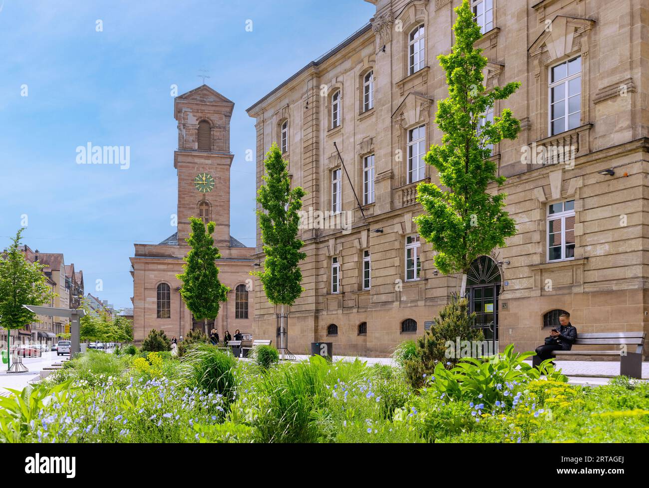 Pfarrkirche unserer Lieben Frau und Amtsgericht in der Königsstraße in Fürth in Bayern Stockfoto