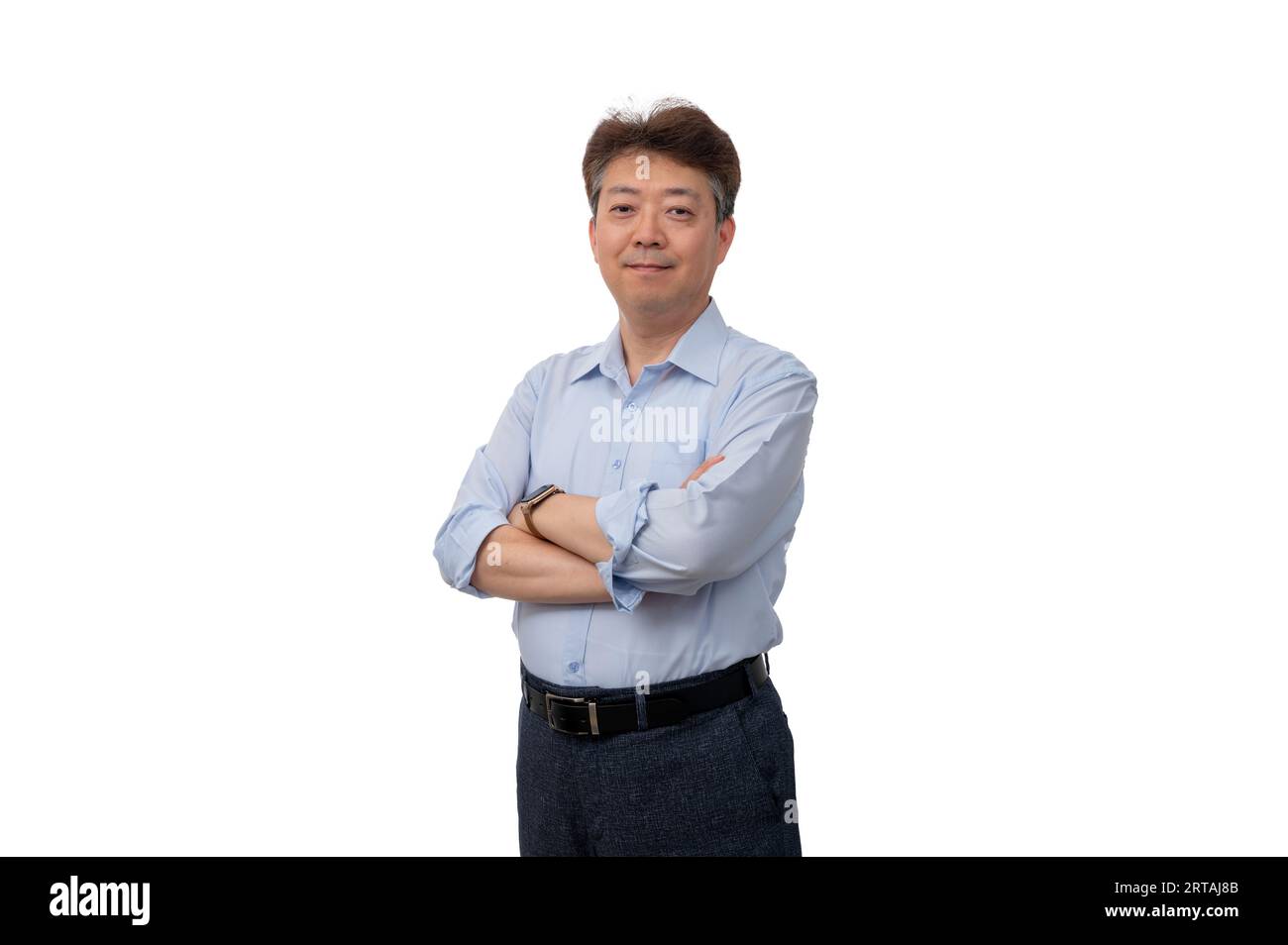 Porträt eines asiatischen Geschäftsmannes mittleren Alters in den 50er Jahren mit blauem Hemd Stockfoto