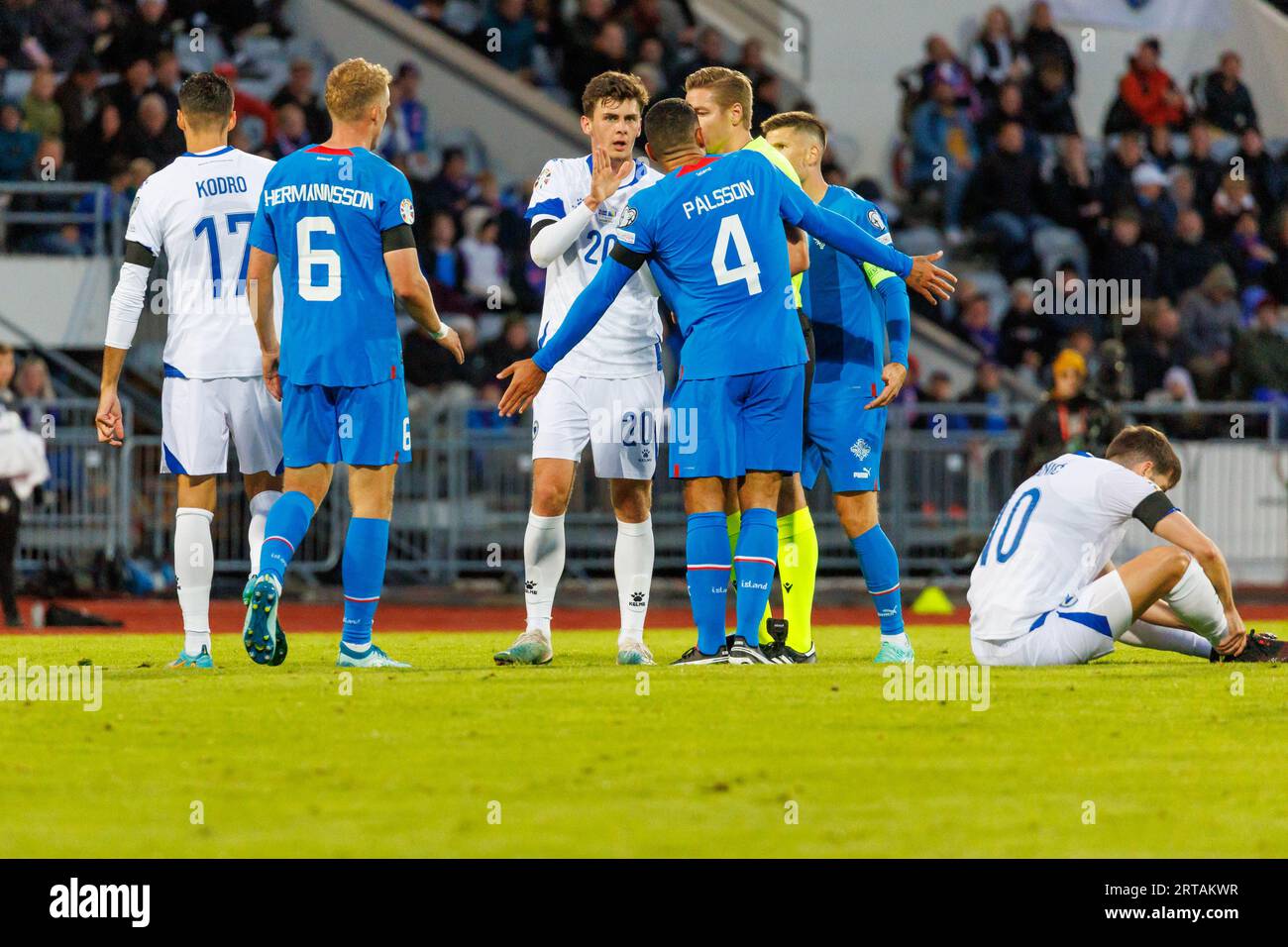 Reykjavik, Island. November 2023. Island, Bosnien und Herzegowina in der Euro-Qualifikation 2023 4. Guðlaugur Victor Pálsson Lawrence Visser (Belgía) (GUNNAR ORN ARNASON/SPP) Credit: SPP Sport Press Photo. Alamy Live News Stockfoto