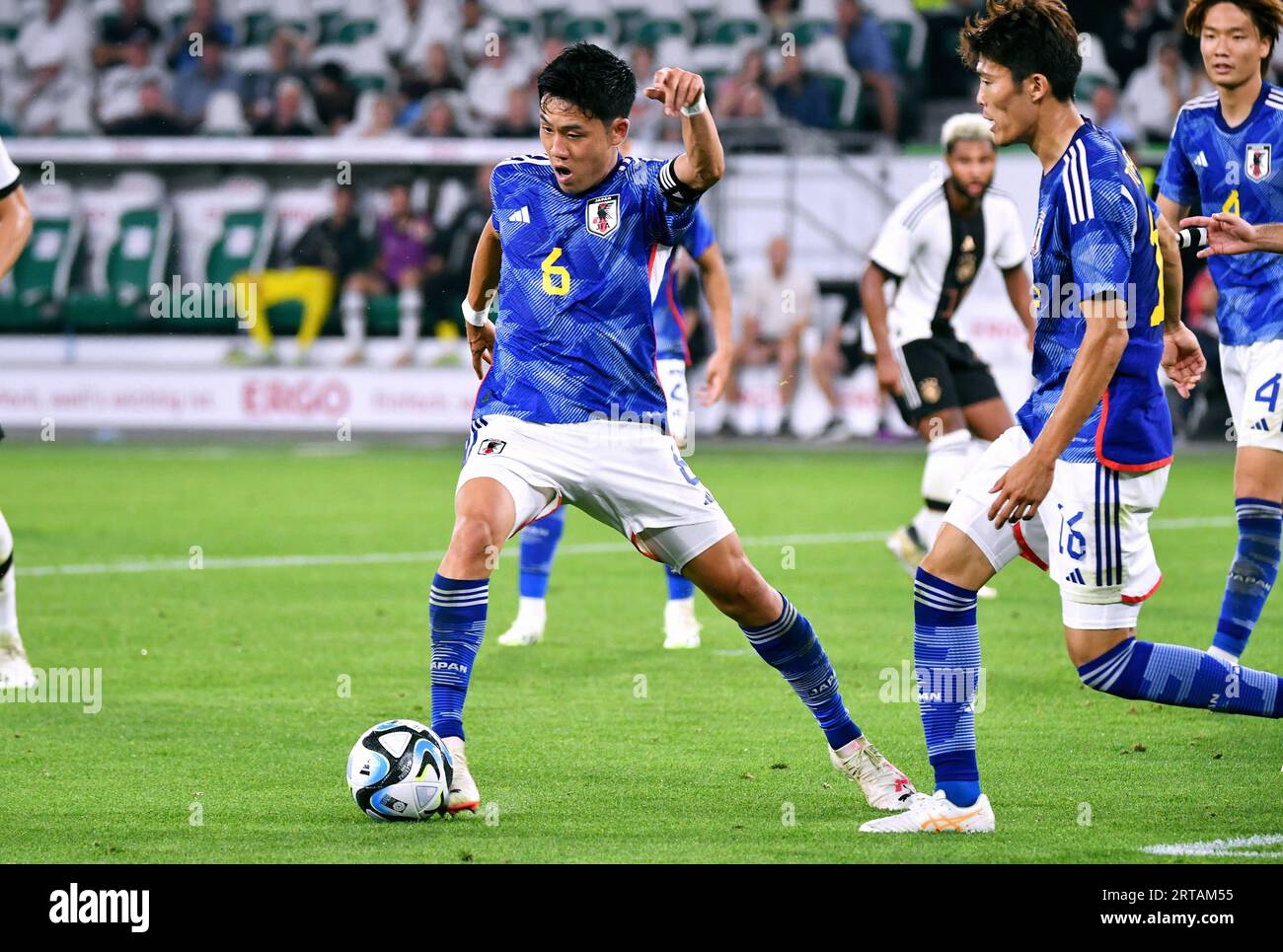 Fussball, Herren, Deutschland, Nationalmannschaft, LŠnderspiel, Volkswagen Arena Wolfsburg: Deutschland - Japan 1:4; Wataru Endo (JPN). DIE BESTIMMUNGEN DER AKTION DFB VERBIETEN DIE VERWENDUNG VON FOTOGRAFIEN ALS BILDSEQUENZEN UND/ODER QUASI-VIDEO. Stockfoto