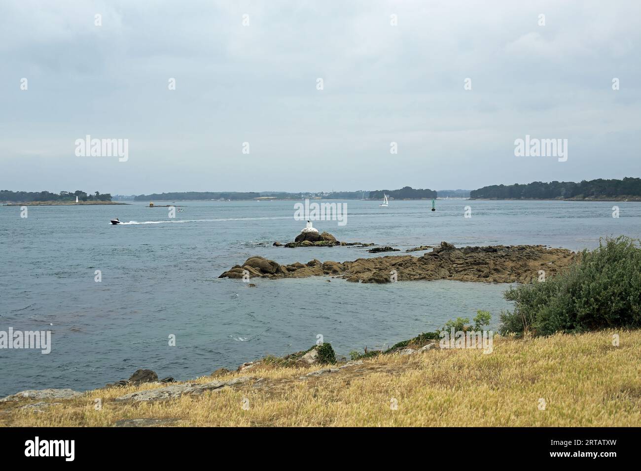 Blick von Pointe de Bilgroix, Arzon, Morbihan, Bretagne, Frankreich Stockfoto