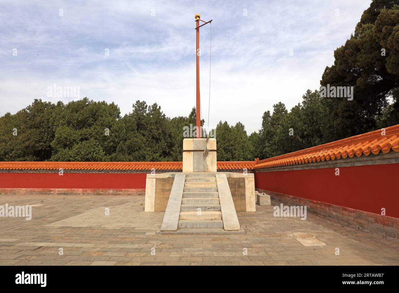 Peking, China - 6. April 2019: Landschaft der Opferarchitektur im alten China im Ditan Park, Peking, China Stockfoto