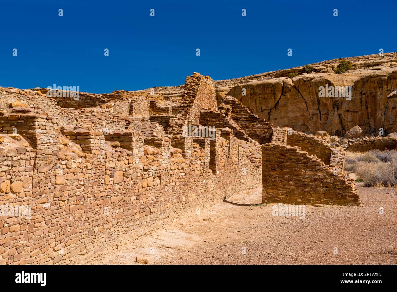 Chetro Ketl ist ein großartiges Haus und archäologische Stätte aus Puebloan, das sich im Chaco Culture National Historical Park in New Mexico, USA, befindet. Stockfoto