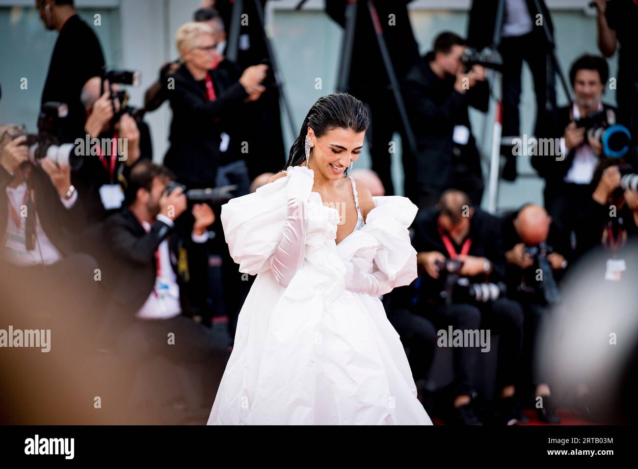 VENEDIG, ITALIEN - AUGUST 31: Giulia Salemi besucht einen roten Teppich für den Film „Ferrari“ beim 80. Internationalen Filmfestival von Venedig am 31. August 202 Stockfoto