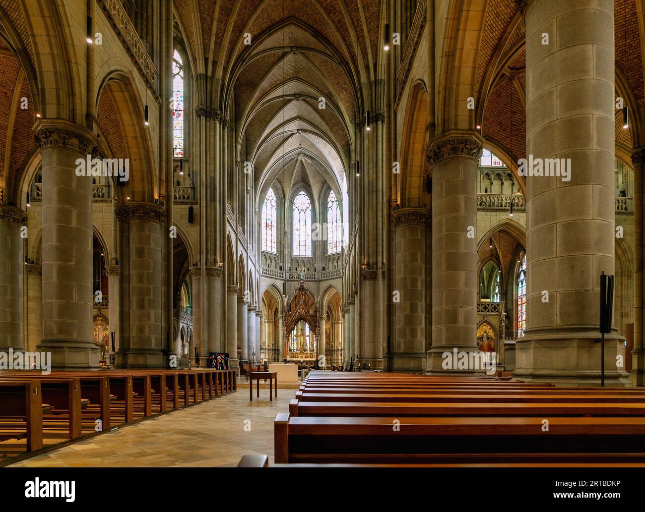 Innenraum des Mariä-Gepfängnis-Doms in Linz in Oberösterreich Stockfoto