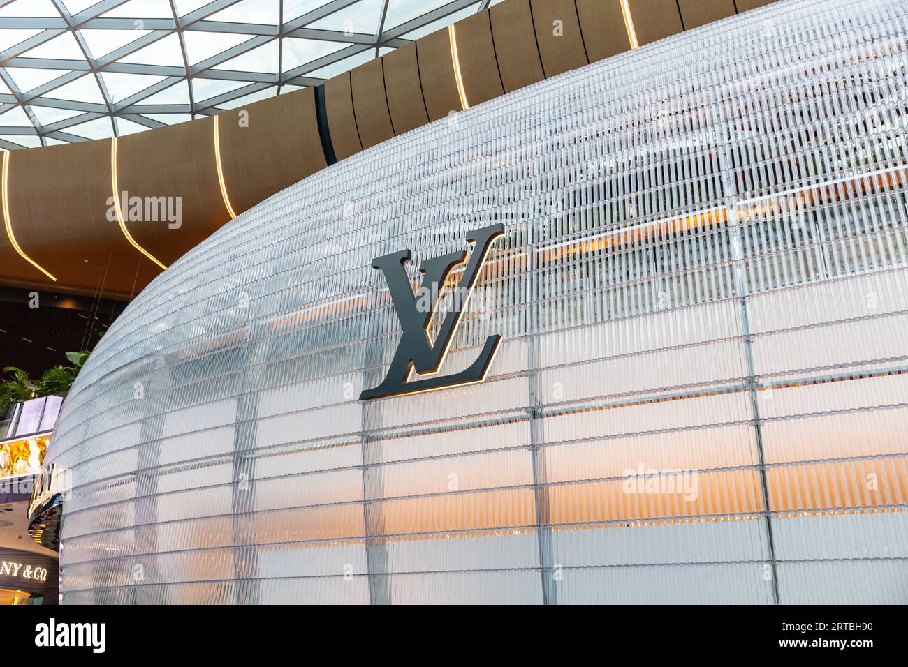 Louis Vuitton Duty Free Store am internationalen Flughafen Doha Hamad, Katar Stockfoto