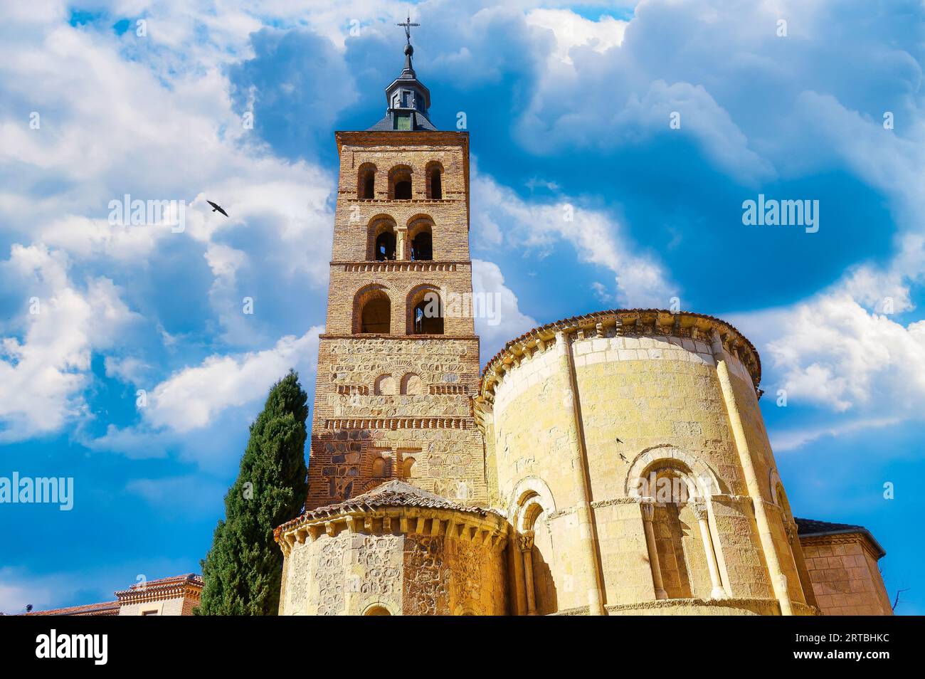 Segovia, Spanien, mittelalterliche Außenarchitektur der Kirche San Andres. Stockfoto